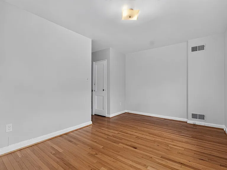 5551 Chillum Pl NE — Photo 17