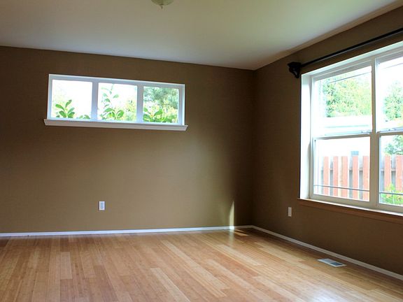 3rd image of 19094 Megger Cir NE