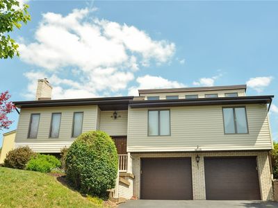 4048 Briarwood Dr, Jeannette, PA, 15644