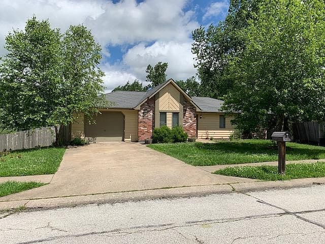 2nd image of 5505 Arrowwood Dr