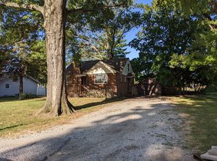 13 Roseclair Ln, Centralia, IL 62801