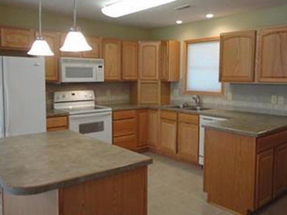 3rd image of 3501 McLaughlin Dr