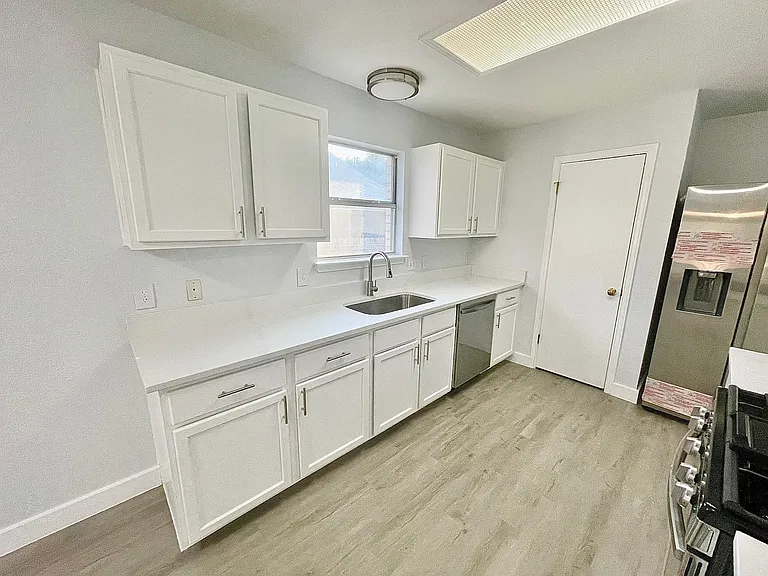 105 David Dr — Photo 3