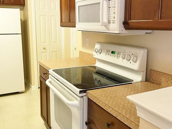 4th image of 16737 Carriage Way