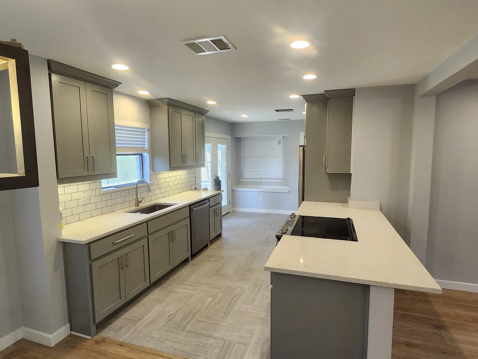 3 bed, 2.5 bath, 1624 sqft, $2,895 — Photo 3