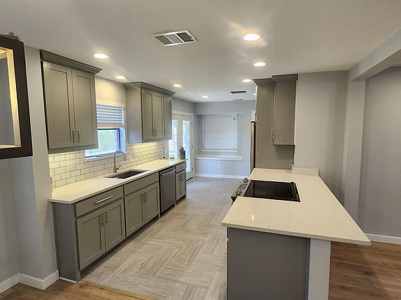 3rd image of 3325 Knob Oak Dr