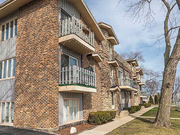 2nd image of 3800 Ruby St APT 3W