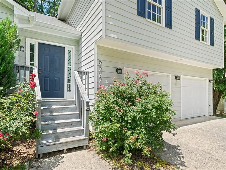 5590 Princeton Oaks Dr — Photo 3