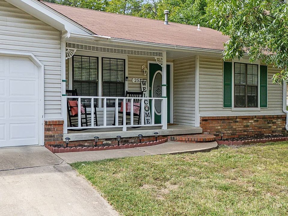 1st image of 253 N Moore Ave
