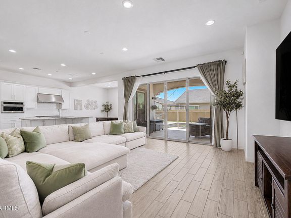 3rd image of 256 E GEMINI Place