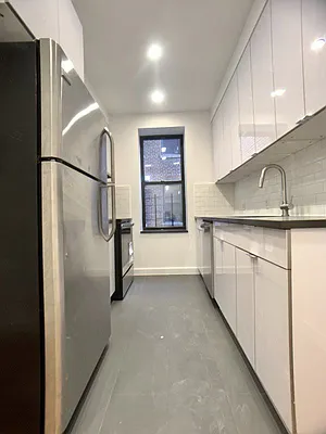 Rented by Bohemia Realty Group | media 37