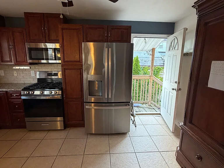 19-21 Agate Pl — Photo 14