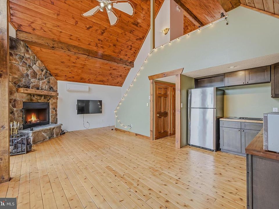 4th image of 494 Glenwood Ln