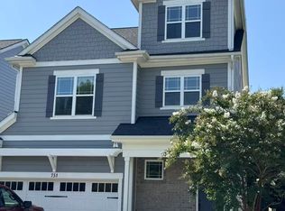 751 Goldenview Acres Ct, Apex, NC 27502