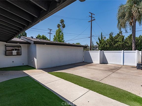 2nd image of 23030 Dolorosa St