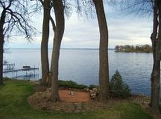 2085 S Point Comfort Rd, Oshkosh, WI 54902