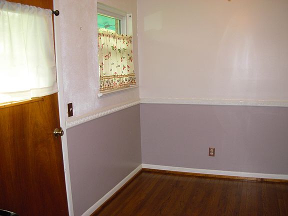 4th image of 11410 Framingham Dr