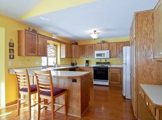 2153 Van Tassel Dr, Stillwater, MN 55082