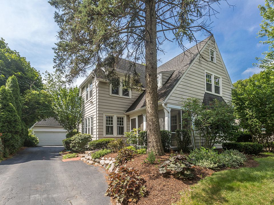 1st image of 1026 E Willow Ave