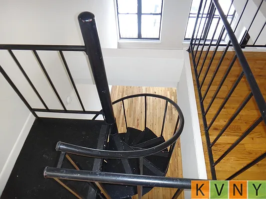 Rented by KVNY Soho | media 26