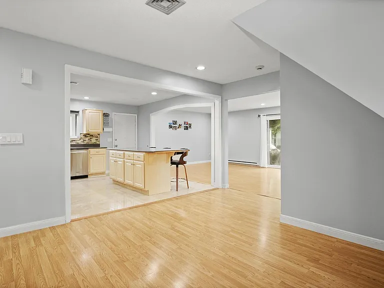 358 Loveland Rd — Photo 3