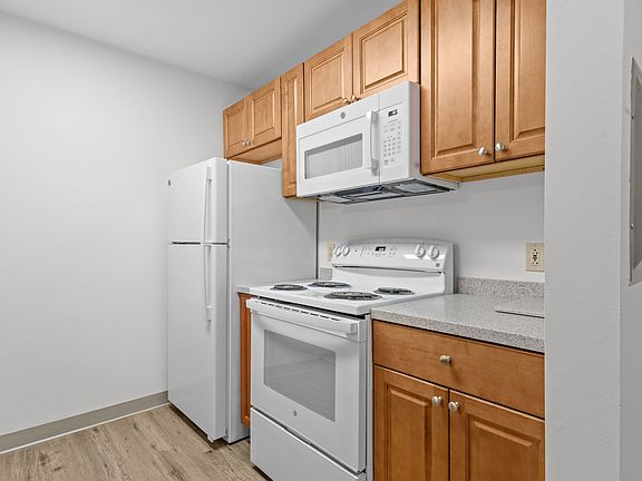 3rd image of 10 Tyler Way APT 246