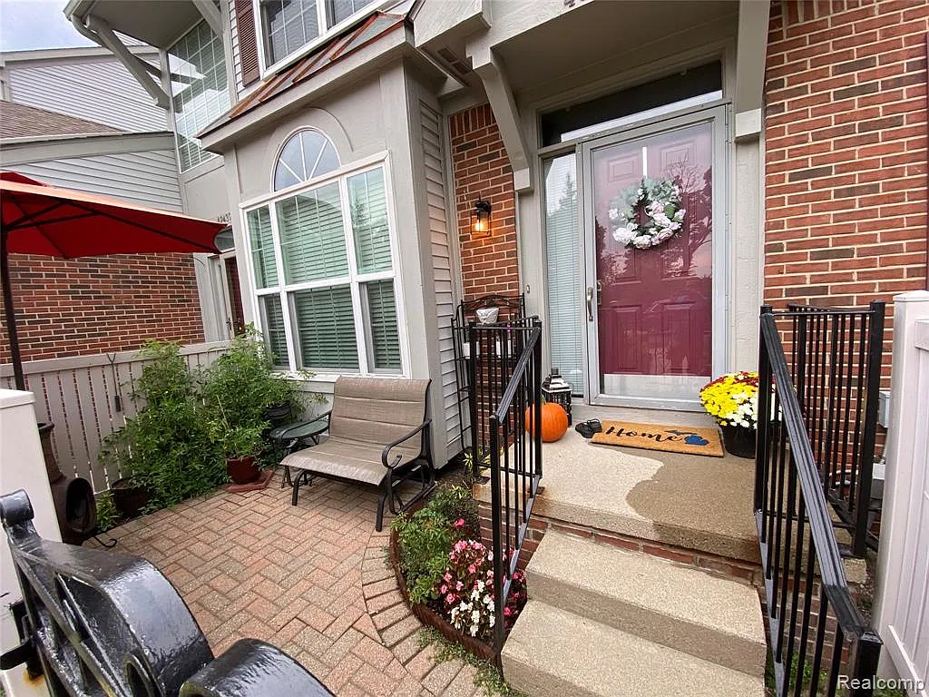 2 bed, 2.0 bath, 1606 sqft, $2,250 — Photo 2