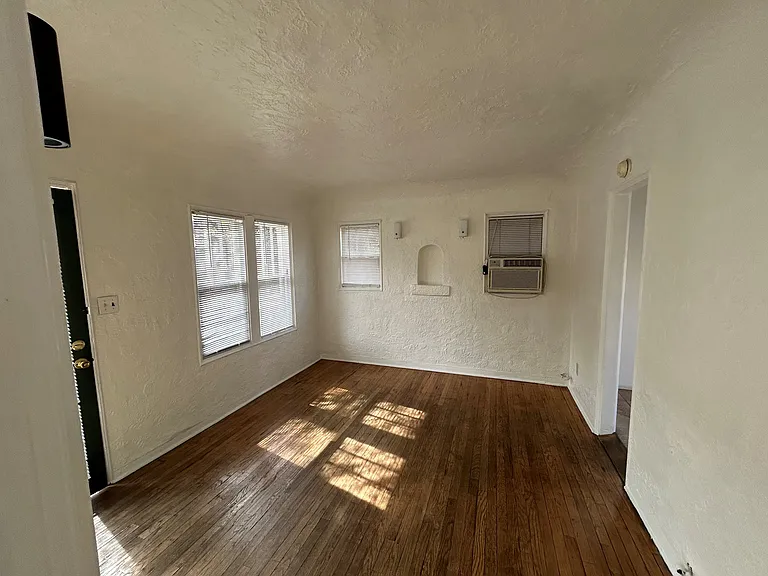 1128 N Tyndall Ave #6 — Photo 15