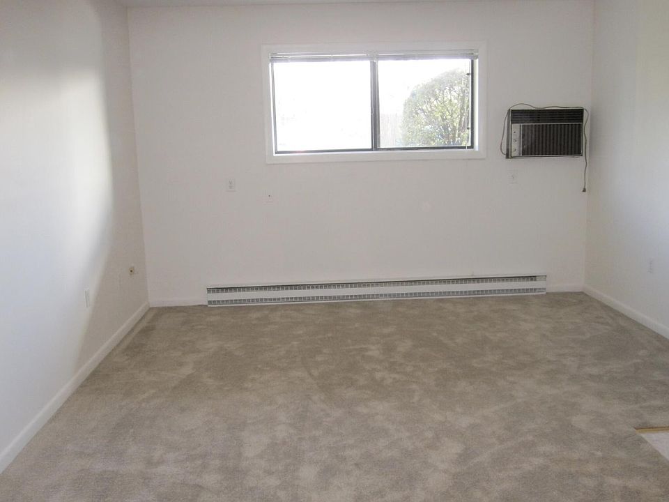 2nd image of 40 Amici Way #90