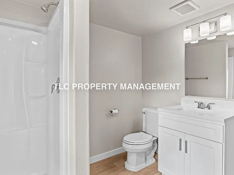 227 S 6th St — Photo 16