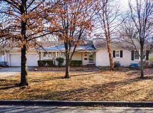 132 S Ridgewood Dr, Wichita, KS 67218