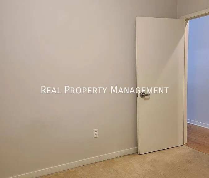 1902 N Commerce St #307 — Photo 17