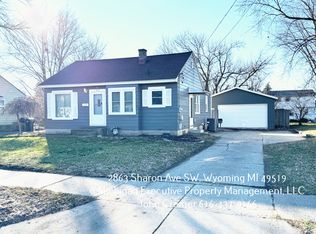 2863 Sharon Ave SW, Wyoming, MI 49519
