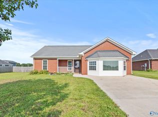 186 Mitchell Moore Rd, Hazel Green, AL 35750