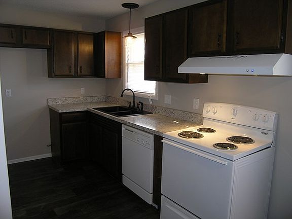 5th image of 3920 Buckland Sq