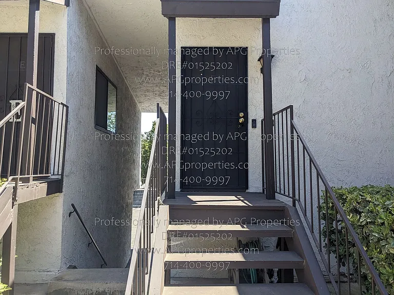636 E Birch St #E — Photo 30