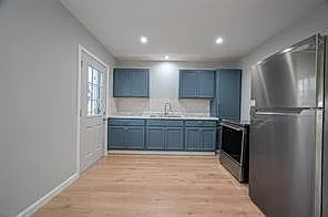 3 bed, 1.0 bath, 1302 sqft, $1,450 — Photo 3