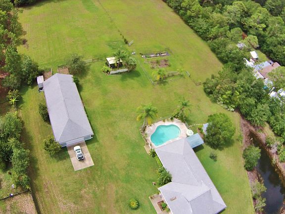 5th image of 1905 Poinsettia Dr