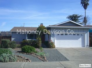 25 Eastside Cir, Petaluma, CA 94954