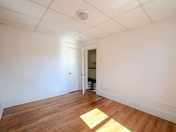 5th image of 64-66 Pleasant St #2R