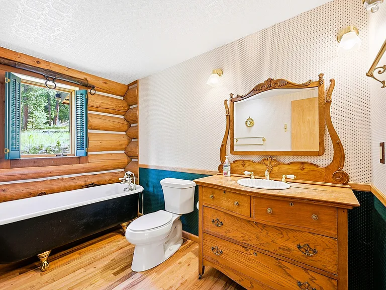 652 Bear Mountain Rd — Photo 24