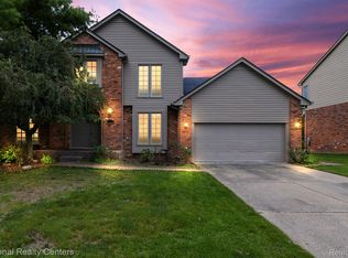 2715 Winter Park Rd, Rochester Hills, MI 48309