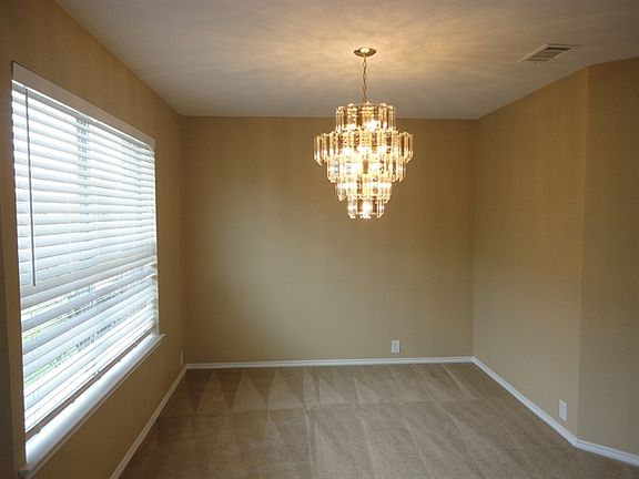 3rd image of 3005 Marigold Dr