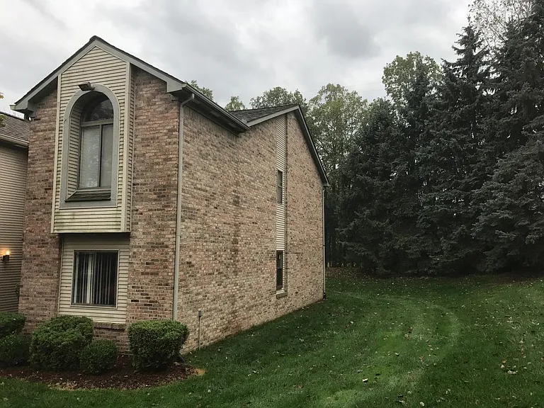 42825 Lilley Pointe Dr — Photo 4