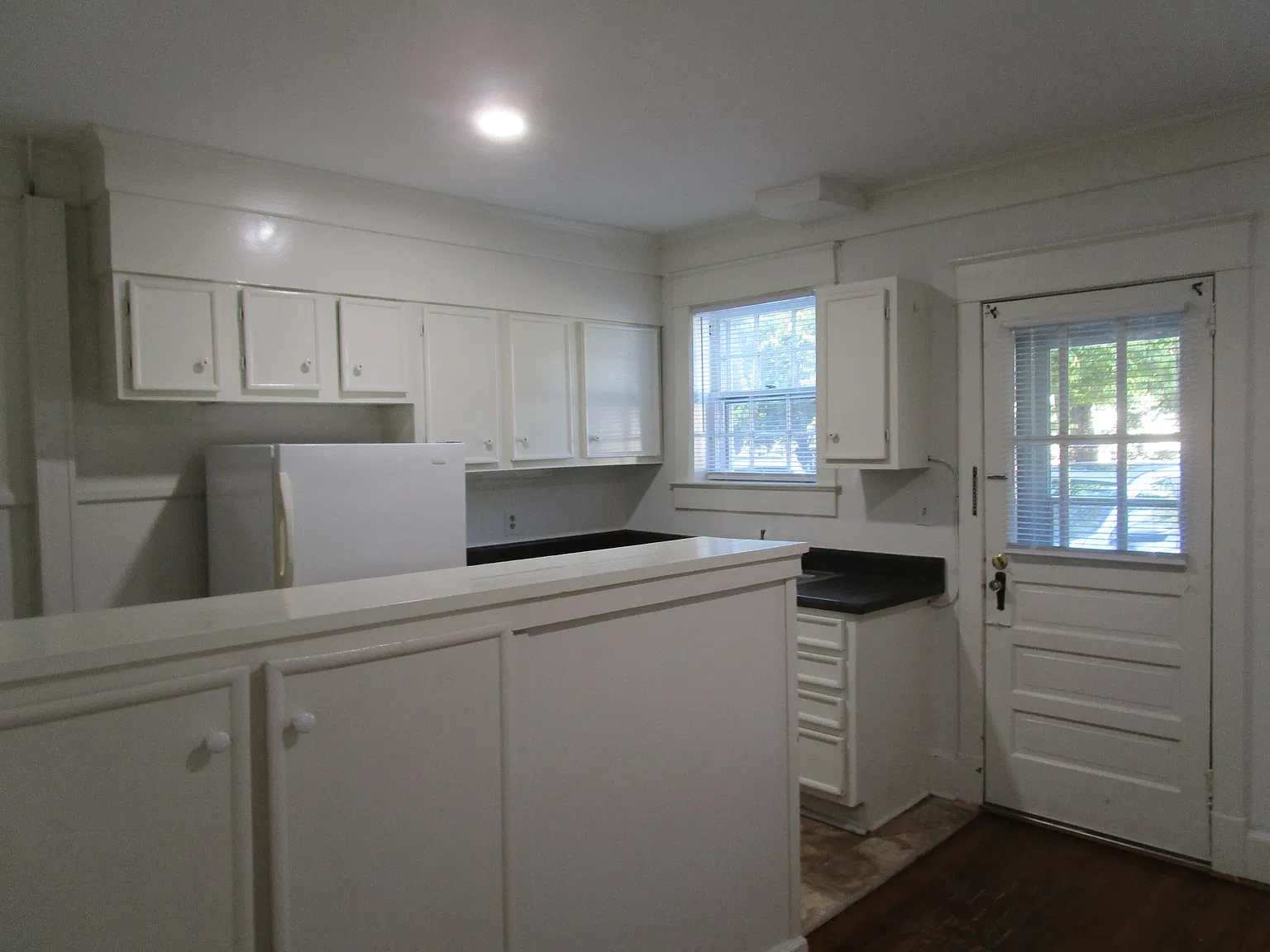 20 Warren Ct — Photo 3