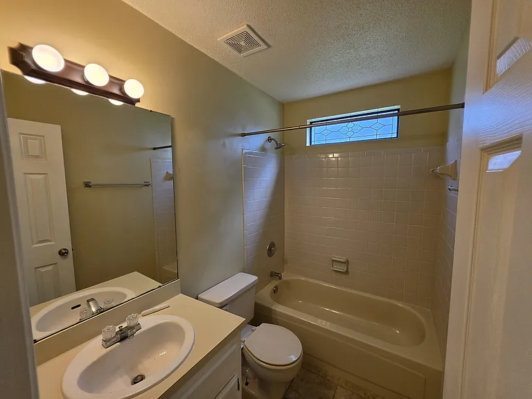 148 Meadowbrook Ct — Photo 23
