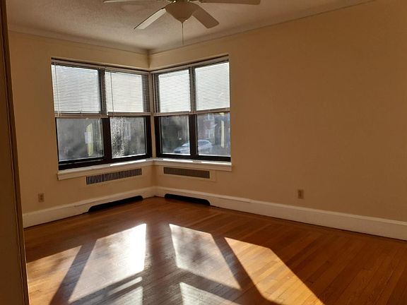 5th image of 218 Waterman St #111E