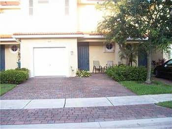 1st image of 3025 N Evergreen Cir