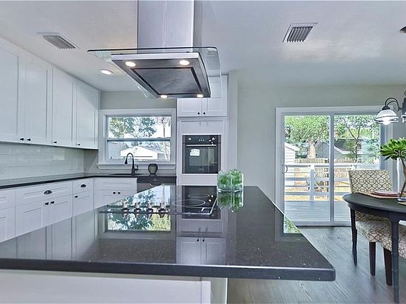 3rd image of 2027 2nd Ave N