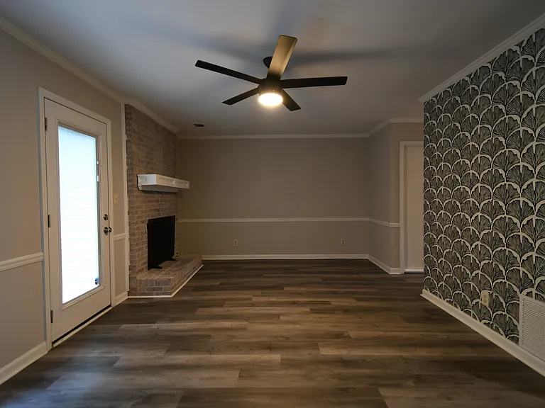 202 Hembree Park Ter — Photo 16